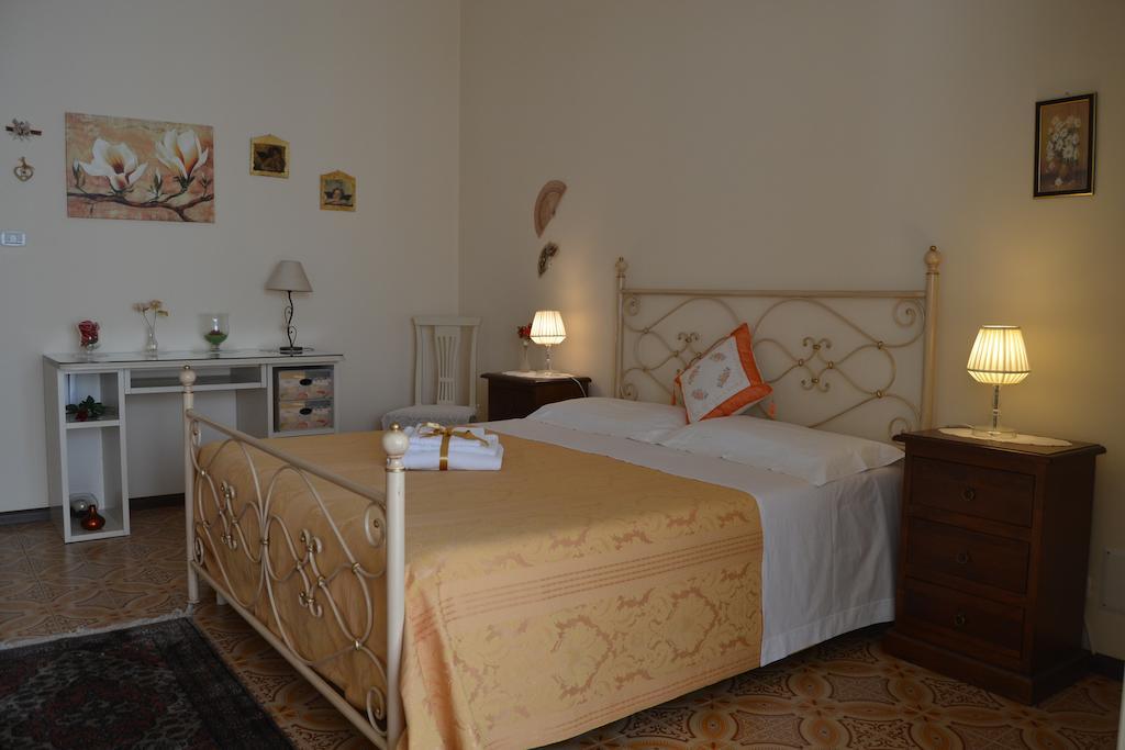 Bed & Breakfast Marena Sant'Agata Li Battiati Værelse billede